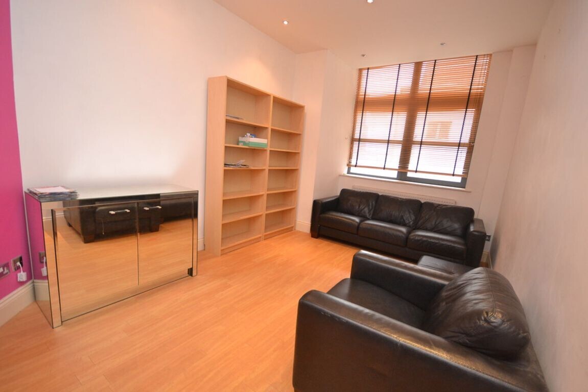 2 bedroom apartment for rent Street,