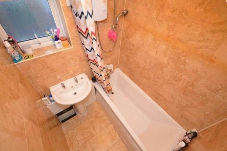 3 bedroom apartment for rent Lovell Park Heights, Leeds, LS7 1DW UniHomes