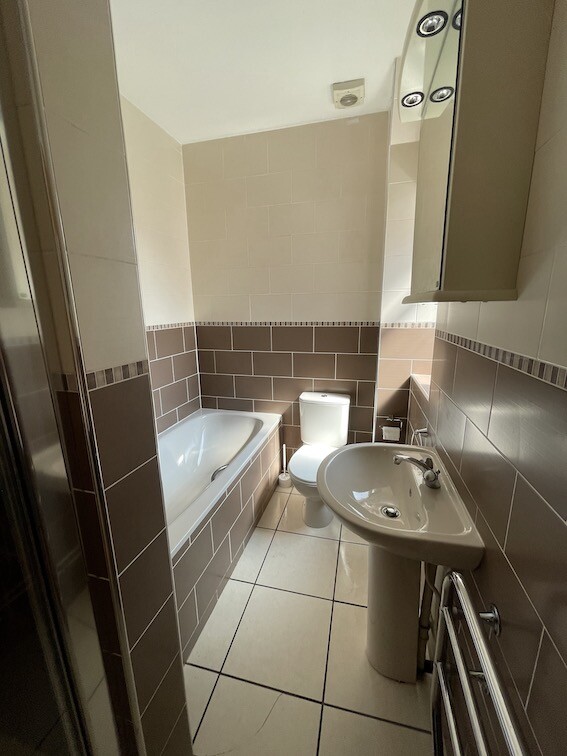 3 bedroom apartment for rent Edric House, The Rushes, Loughborough