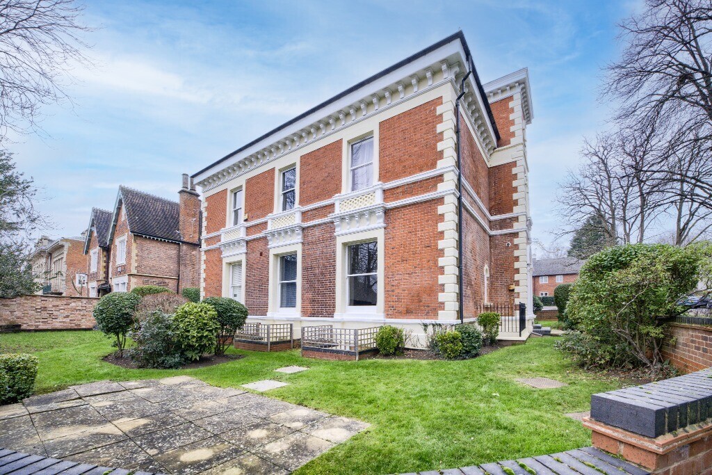 3 bedroom apartment for rent Lucas Court, Leamington Spa, CV32 5JL