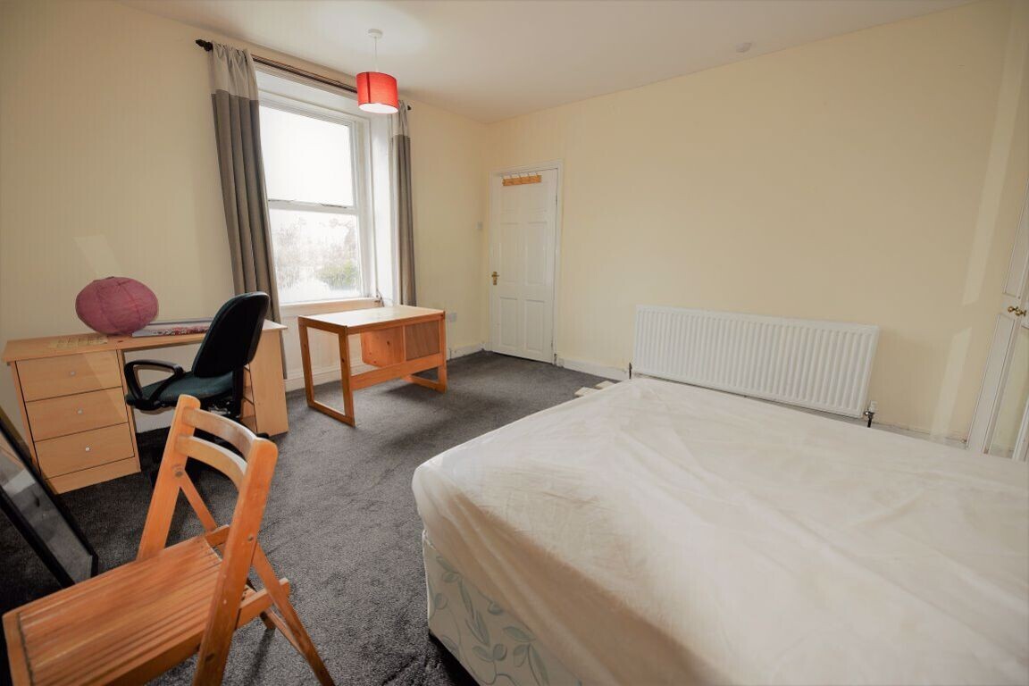 3 bedroom house for rent Burley Road, Leeds, LS4 2NY UniHomes