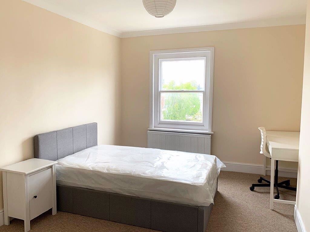 3 bedroom apartment for rent Kent Road, Portsmouth, PO5 3EQ UniHomes