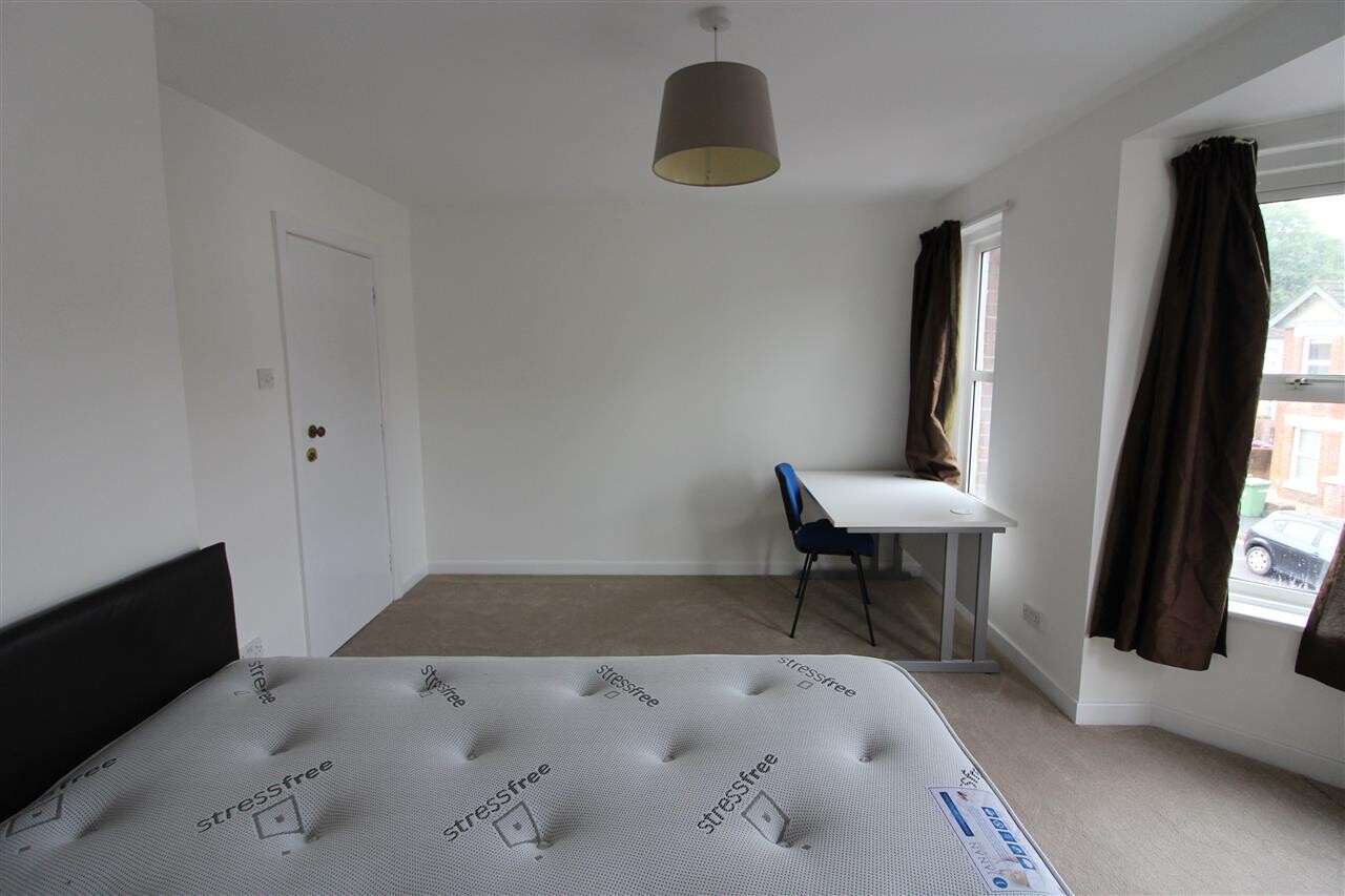 3 bedroom house for rent Burlington Road, Southampton, SO15 2FR UniHomes