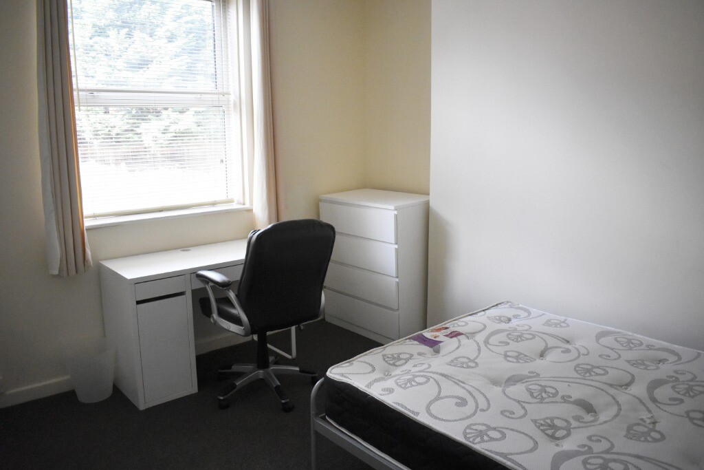 4 bedroom apartment for rent Beeston Road, Nottingham, NG7 2JR UniHomes