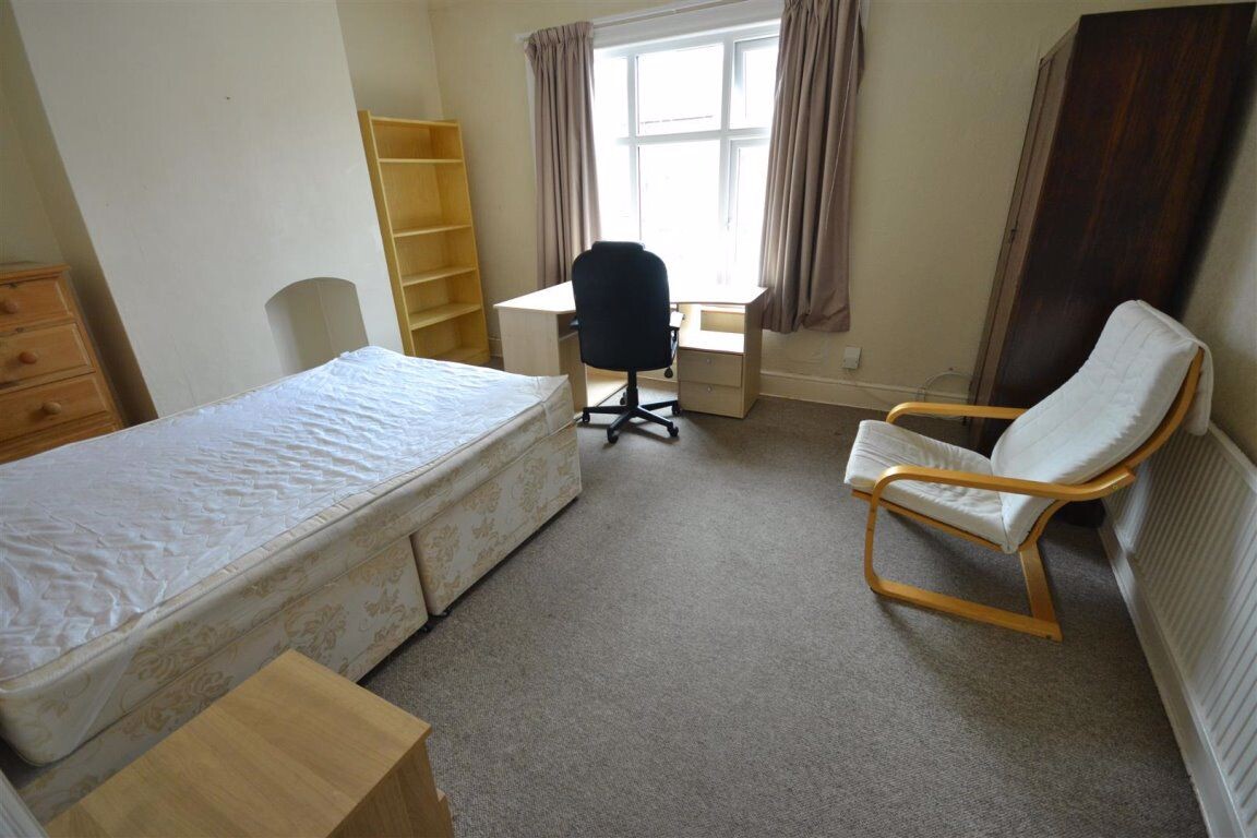 4 bedroom house for rent Clarendon Park Road, Leicester, LE2 3AN UniHomes