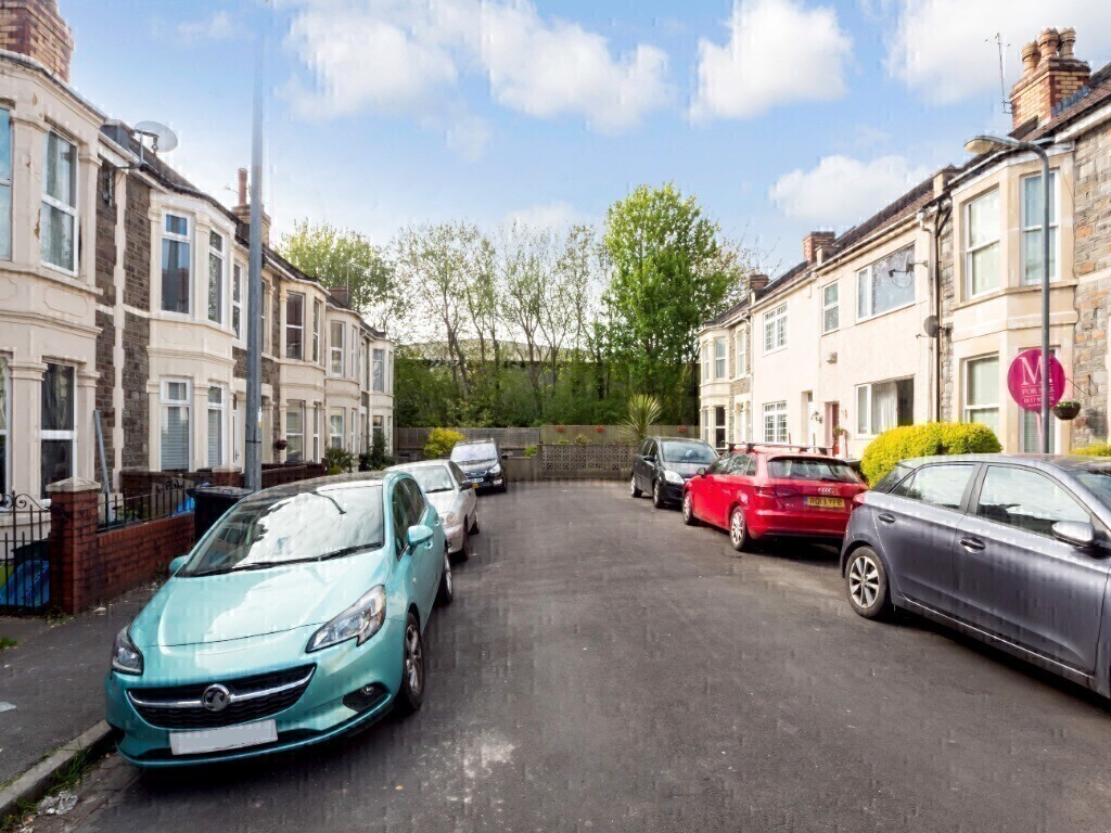 4 bedroom house for rent Tyndale Avenue Fishponds, Bristol, BS16 3SJ