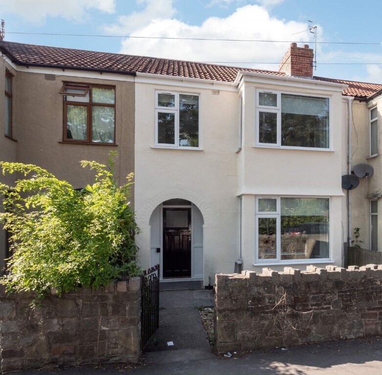 4 bedroom house for rent Southmead Road Southmead, Bristol, BS10 5LT
