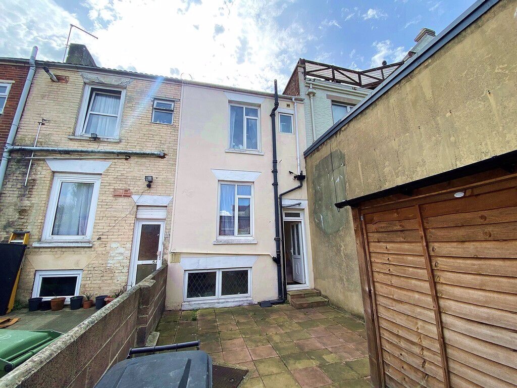 5 bedroom house for rent Selbourne Terrace, Portsmouth, PO1 5AL UniHomes
