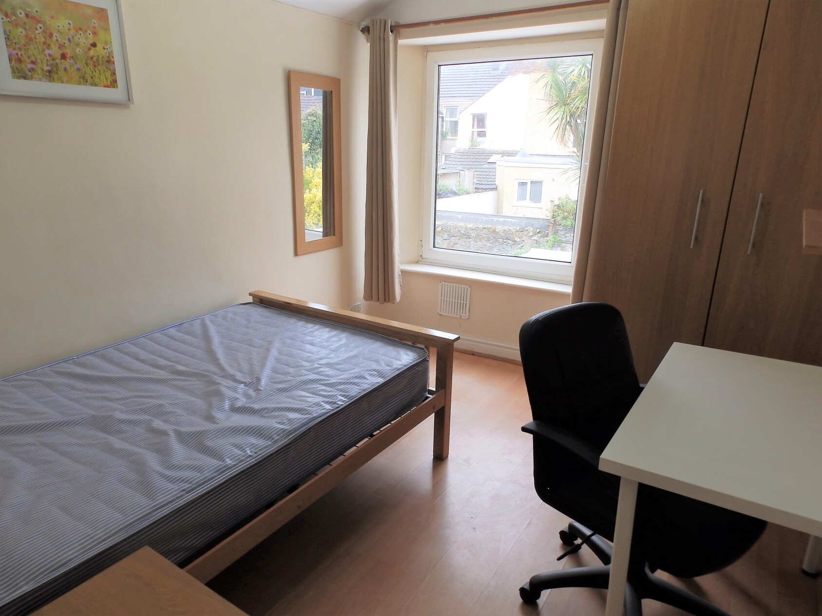 6 bedroom house for rent Russell Street, Swansea, SA1 4HR UniHomes