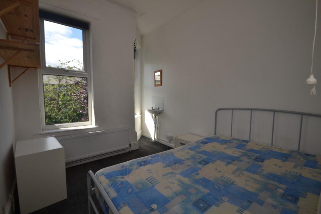 6 bedroom house for rent Milverton Road, Manchester, M14 5PJ UniHomes